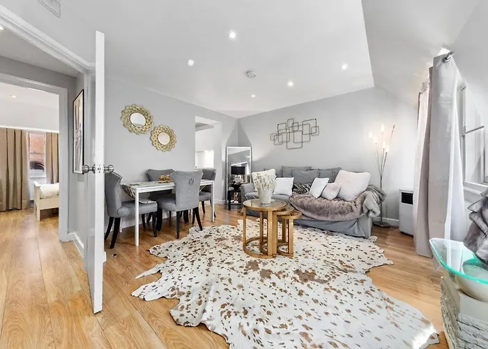 3 Bedroom Flat In Mayfair London Hy4